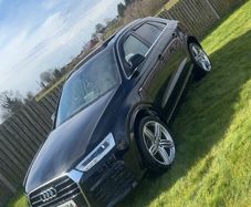 Audi Q3 panoramic roof