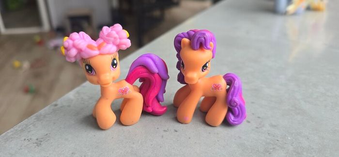 2 x Ponyville 2inch Figures MLP G3.5 My Little Pony 2008