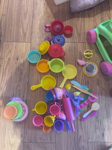 play kitchen utensils