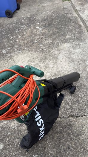 Parkside PLS 2600 electric leaf blower and vacuum.