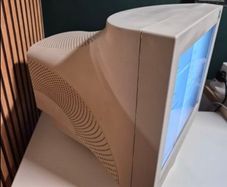 Samsung syncmaster crt 17inch