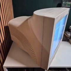 Samsung syncmaster crt 17inch