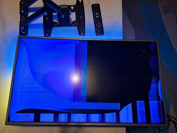 Philips 32 Inch Ambilight Tv And Wall Bracket For Parts Repair For Sale ...