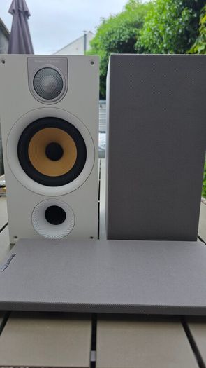 Bowers & Wilkins 686 S2 speakers