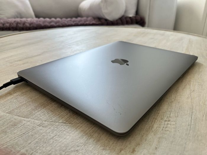 Apple Macbook Air 13" 2020 Intel I7 8gb 256gb