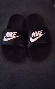 NIKE Slides/Colour: Black .. Size: 7 UK/41 EU