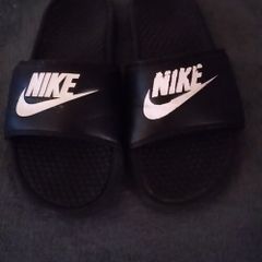 NIKE Slides/Colour: Black .. Size: 7 UK/41 EU