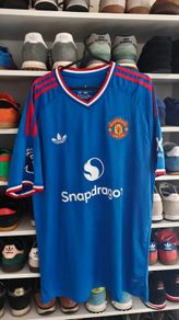 Manchester united jerseys