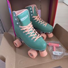 Impala rollerskates and protective gear