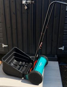 Bosch push lawnmower with grass box