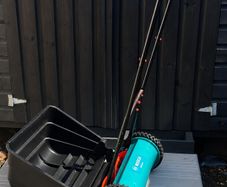 Bosch push lawnmower with grass box