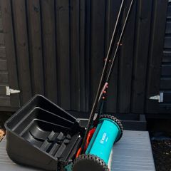 Bosch push lawnmower with grass box