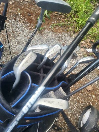 Set of golf clubs