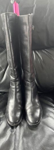 Clarks Black Leather Boots Knee High.  Ladies Size Uk 6.5  / Eu 40  In excellent lightly used Condition.