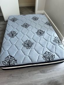 Double mattress in good condtion