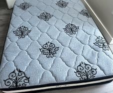 Double mattress in good condtion