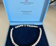 Pearl necklace