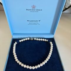 Pearl necklace