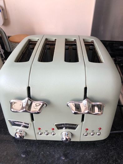 toaster 4 slice Delonghi