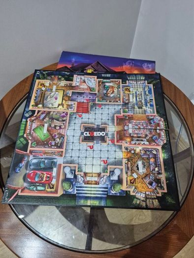 Cluedo The Classic Mystery Board Game 2011 2012 Edition
