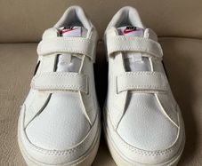 Nike velcro runners
