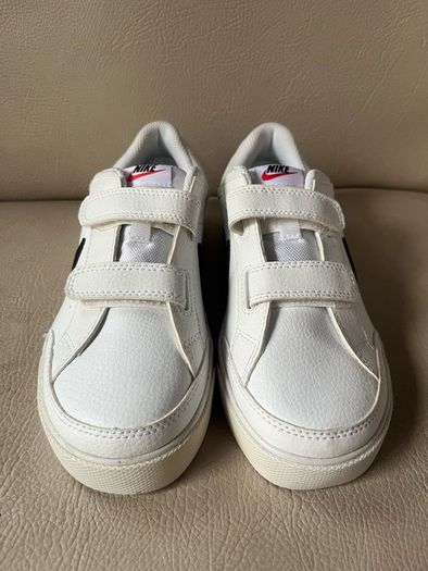 Nike velcro runners
