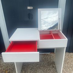 vanity desk