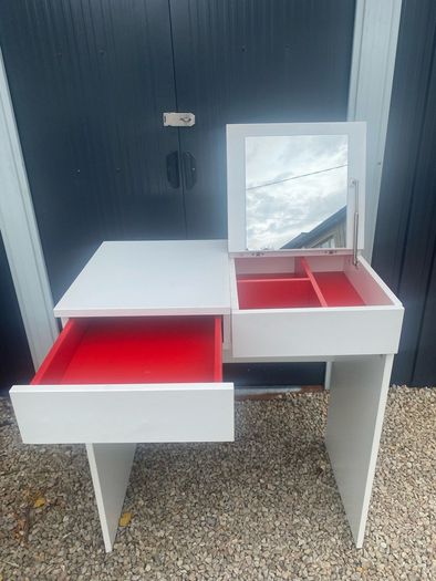 vanity desk