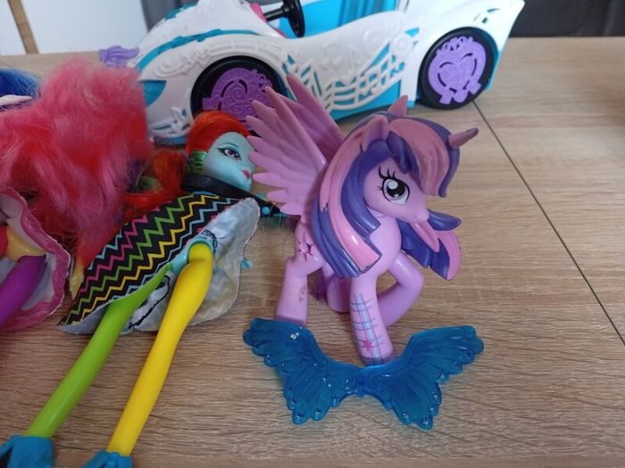 My Little Pony Equestria Girls Toy Bundle with DJ Pon3 Convertible