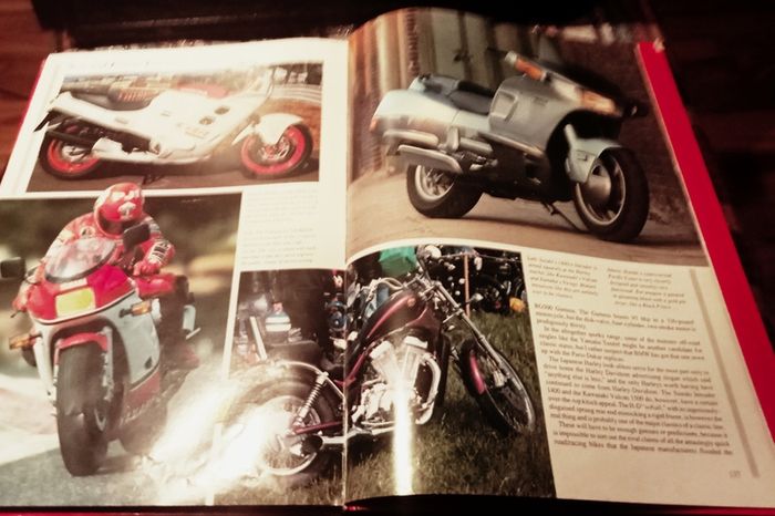 1992. Classic Motorbikes Roger W. Hicks.