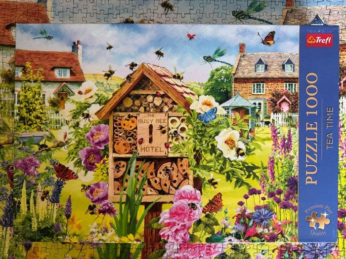 1000 puzzle/jigsaw