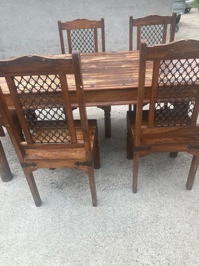 table and chairs