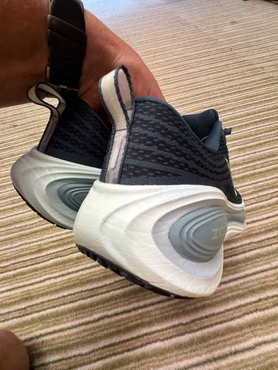 Nike vomero plus run