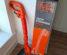 Black and Decker lawn trimmer
