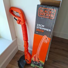 Black and Decker lawn trimmer