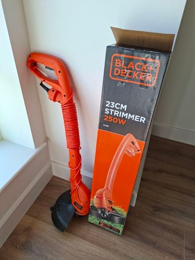 Black and Decker lawn trimmer