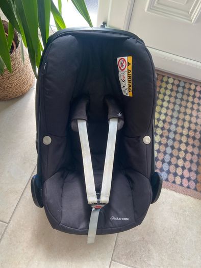 Maxi Cosi Pebble Car seat with adapters for buggy