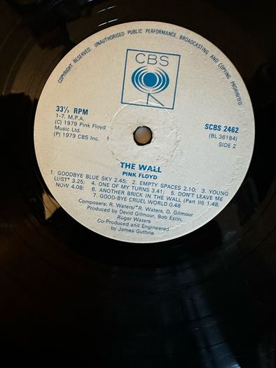 Pink Floyd. The Wall double album original Zimbabwe release in vg condition
