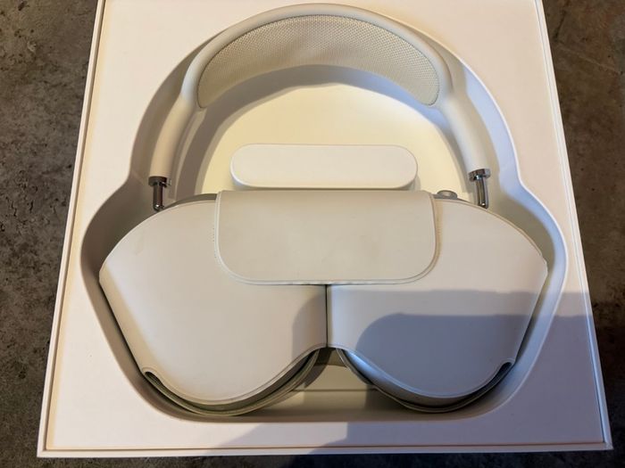 AirPods Max, Silver Lightning