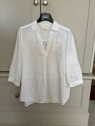 Qui designer brand Snow White linen blouse with three quarter length sleeves BRAND NEW
