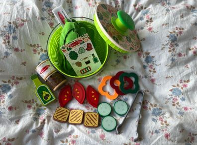 Melissa & Doug Salad Spinner