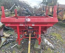 Fertiliser spreaders