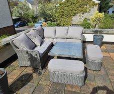 Outdoor Living garden set. Can be left outside all year