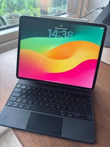 iPad Pro 13 M1 with Magic Keyboard & Pencil
