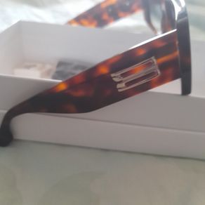 Sunglasses. Victoria Beckham