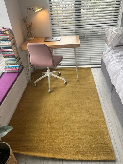 Yellow rug (77 inches x 52 inches)