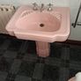 Bathroom suite Image 5