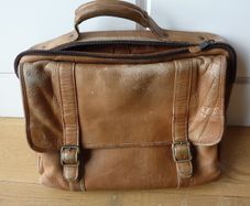 Vintage leather bag