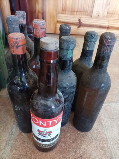 Vintage wood box, Portugal with 8 bottles with content, for display only