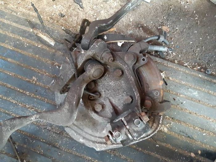 Bmw 3 Series E90 05-12 Front Driver Side Wheel Hub